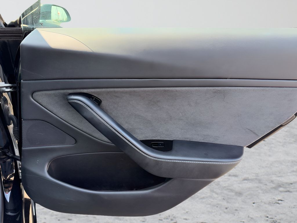 Used 2018 Tesla Model 3 Mid Range RWD image 30