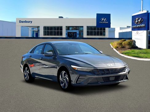 New 2026 Hyundai Elantra Limited image 11