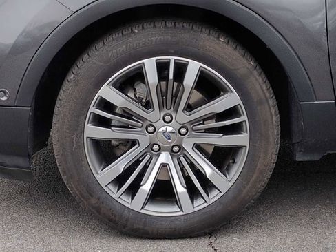 Used 2017 Ford Explorer Platinum image 14