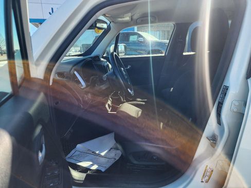 Used 2020 Jeep Renegade Latitude w/ Cold Weather Group image 8