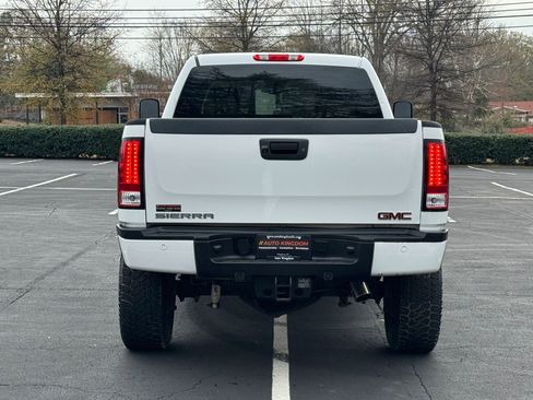 Used 2014 GMC Sierra 2500 Denali w/ Suspension Package, Off-Road image 7