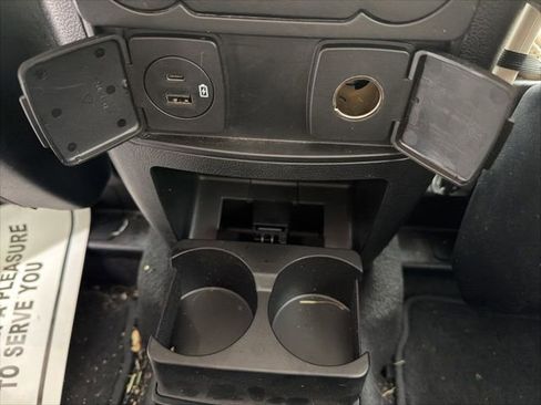 Used 2022 Ford Explorer XLT w/ Equipment Group 202A image 21