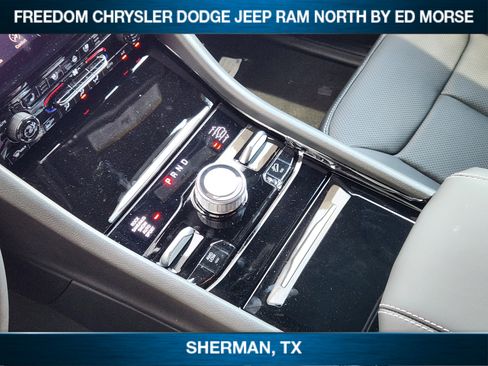 New 2025 Jeep Grand Cherokee Overland AWD/4WD image 15