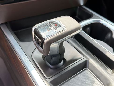 Used 2024 GMC Sierra 1500 SLT w/ SLT Premium Plus Package image 19