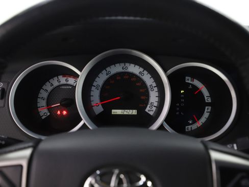 Used 2015 Toyota Tacoma 4x4 Double Cab w/ TRD Off-Road Package image 21