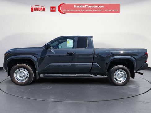 Used 2025 Toyota Tacoma SR w/ SR Upgrade Package AWD/4WD image 2