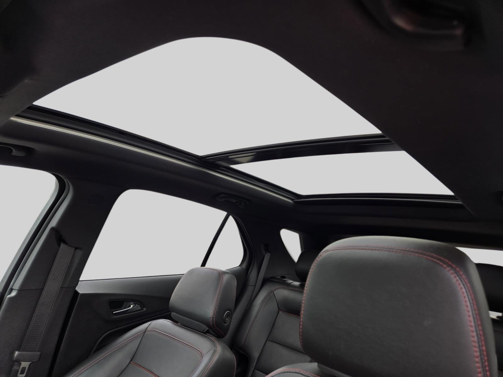 Used 2024 Chevrolet Equinox RS w/ RS Leather Package FWD image 17