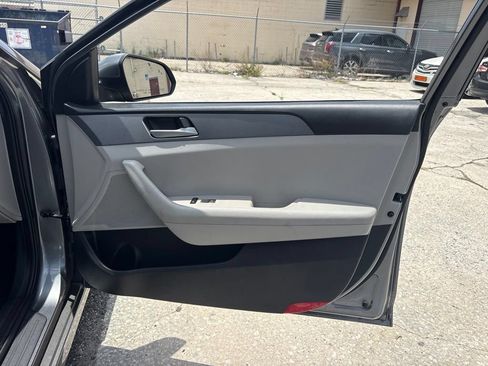Used 2019 Hyundai Sonata SE FWD image 17