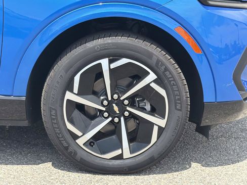 Used 2025 Chevrolet Equinox EV LT w/ LPO, All-Weather Mat Package FWD image 23