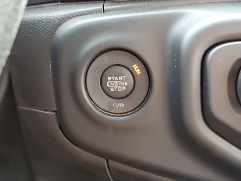 Used 2019 Jeep Wrangler Unlimited Sport image 22