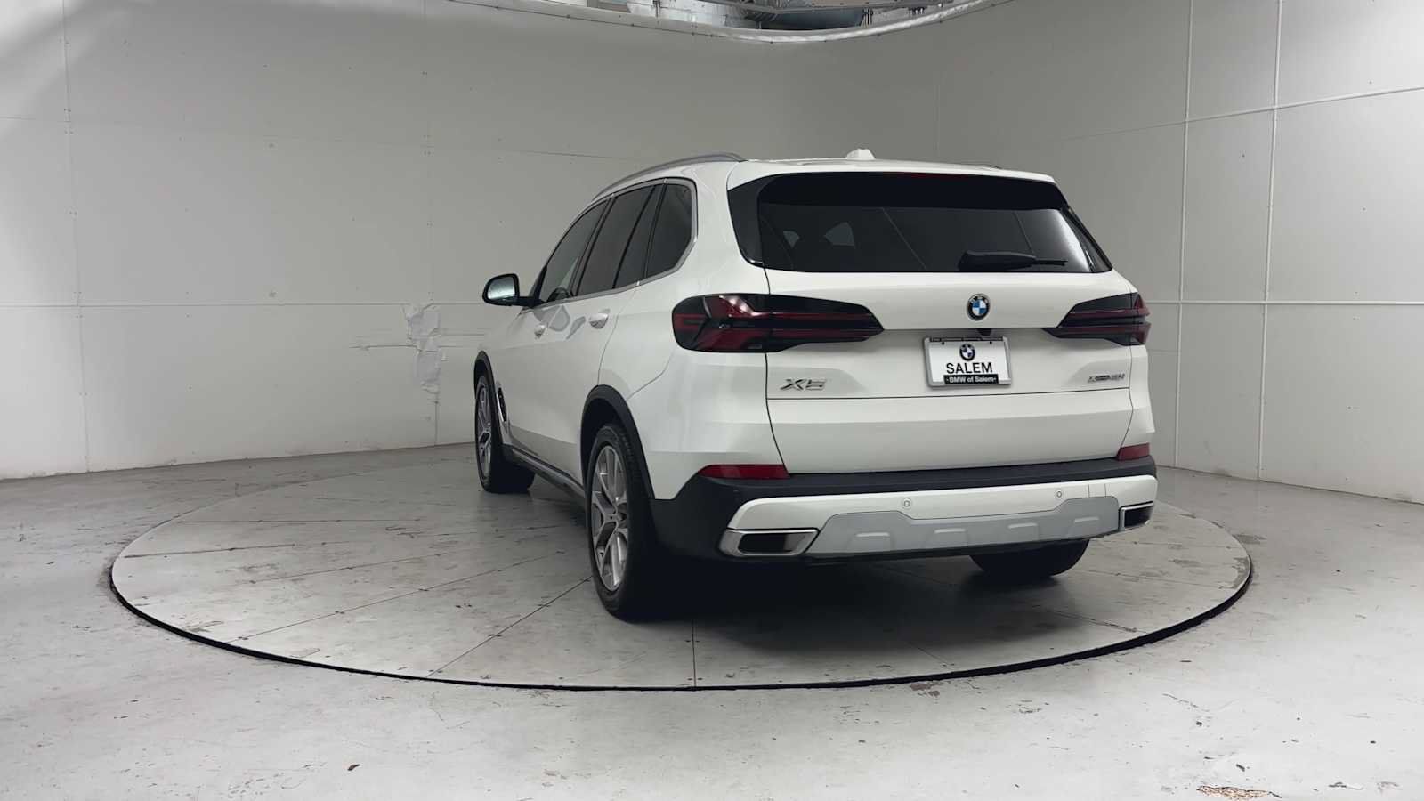 Used 2024 BMW X5 xDrive40i w/ Premium Package AWD/4WD image 5