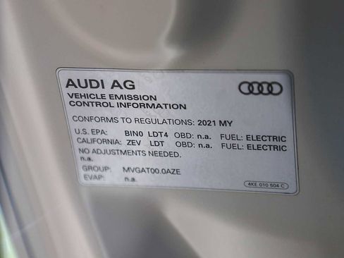 Used 2021 Audi e-tron Premium w/ Convenience Plus Package AWD/4WD image 26