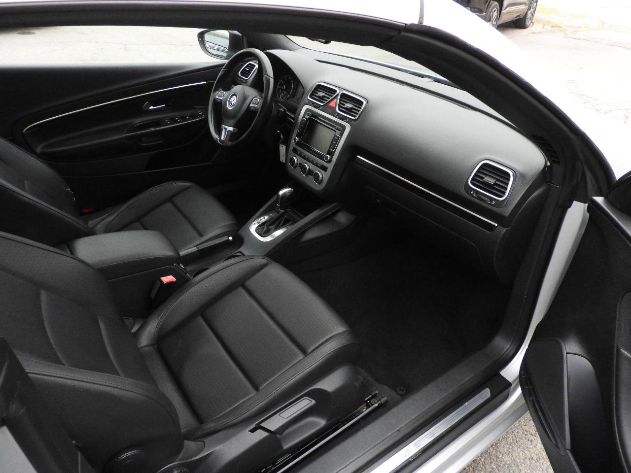 Used 2013 Volkswagen Eos FWD image 13