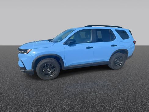 Certified 2025 Honda Pilot TrailSport image 5