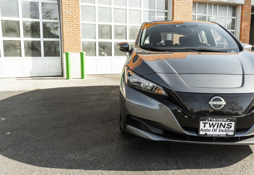 Used 2025 Nissan Leaf S FWD image 32