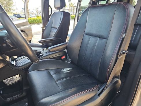 Used 2019 Dodge Grand Caravan GT FWD image 16