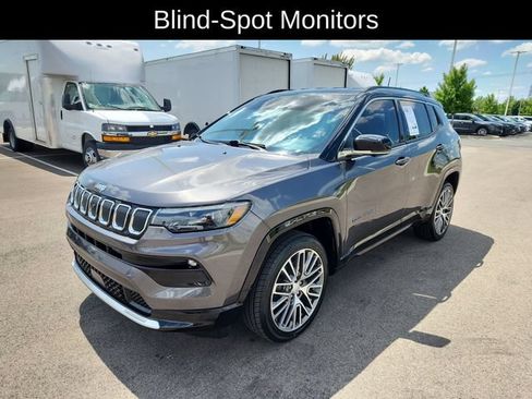 Used 2022 Jeep Compass Limited w/ Elite Group AWD/4WD image 3