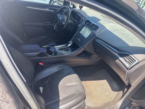 Used 2014 Ford Fusion Titanium FWD image 10