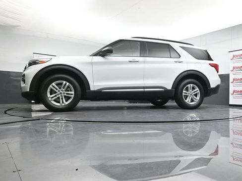 Certified 2024 Ford Explorer XLT w/ Equipment Group 202A AWD/4WD image 32