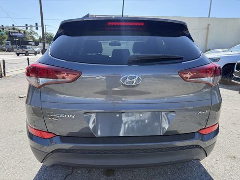 Used 2017 Hyundai Tucson SE AWD/4WD image 6