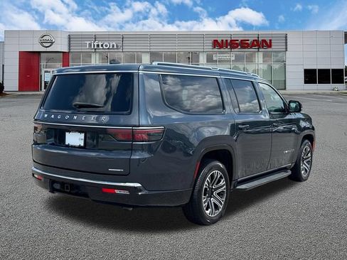 Used 2024 Jeep Wagoneer L Series II RWD image 7