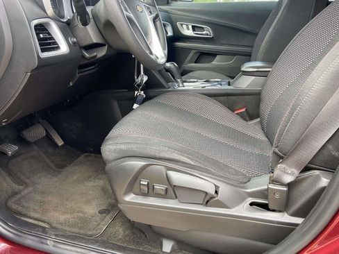 Used 2017 Chevrolet Equinox LT image 10