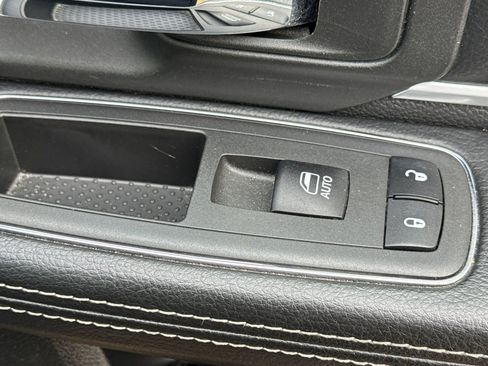 Used 2022 RAM 1500 Classic SLT image 21