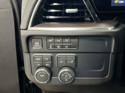 New 2026 Chevrolet Suburban Premier AWD/4WD image 19