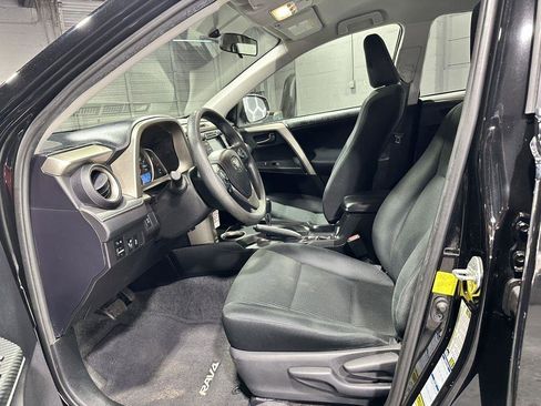 Used 2015 Toyota RAV4 LE AWD/4WD image 10
