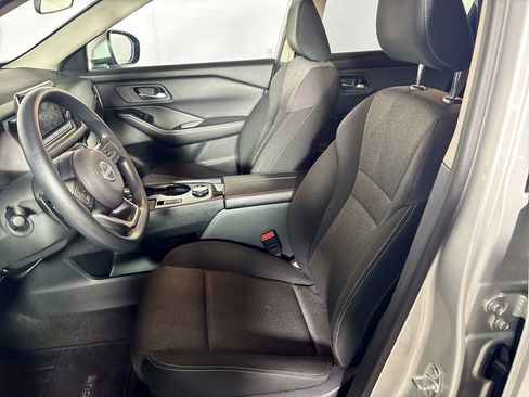 Used 2024 Nissan Rogue SV image 11