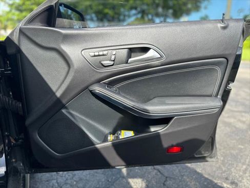 Used 2018 Mercedes-Benz CLA 250 image 21