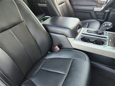 Used 2019 Ford F150 Lariat w/ Equipment Group 502A Luxury image 10