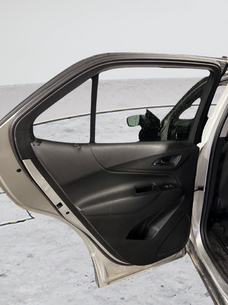 Used 2020 Chevrolet Equinox LT AWD/4WD image 16