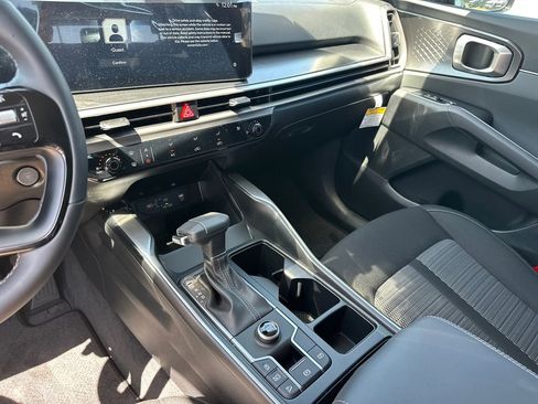 New 2026 Kia Sorento LX FWD image 30