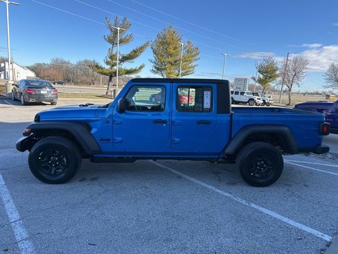New 2026 Jeep Gladiator Sport image 17