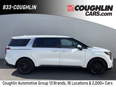 Used 2025 Kia Carnival