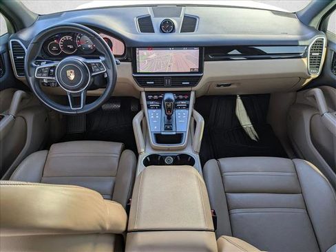 Used 2019 Porsche Cayenne image 18