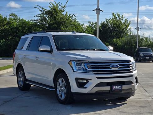 Used 2018 Ford Expedition XLT w/ Equipment Group 202A RWD image 3