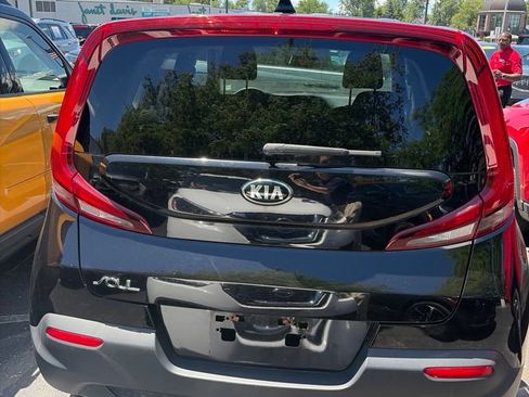 Used 2020 Kia Soul LX FWD image 3