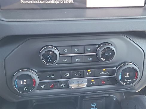 New 2025 Ford Bronco Badlands image 21