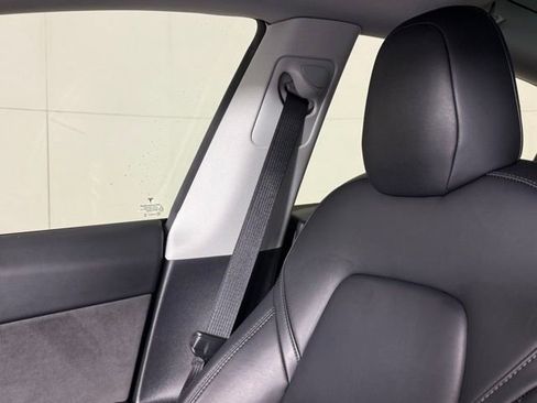 Used 2022 Tesla Model 3 Performance image 15