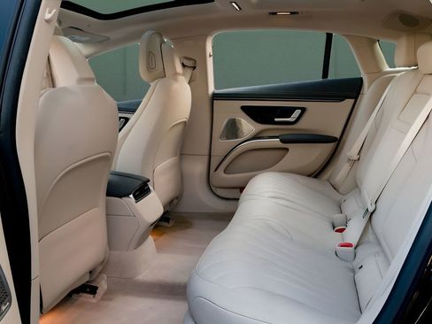 Used 2023 Mercedes-Benz EQS 450+ 4MATIC Sedan image 19