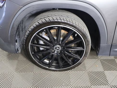 Used 2023 Mercedes-Benz GLB 250 w/ AMG Line image 17