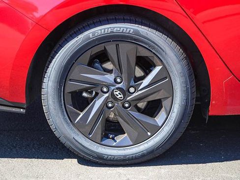 Used 2023 Hyundai Elantra SEL image 9