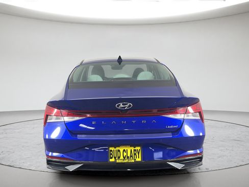 Used 2023 Hyundai Elantra Limited FWD image 19