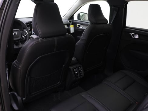 Certified 2026 Volvo XC40 B5 Plus w/ Protection Package Premier image 15