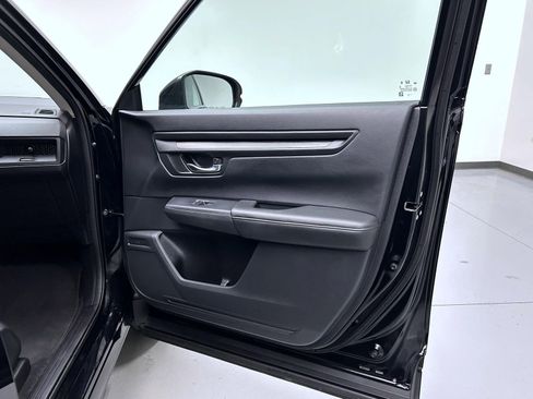 Used 2025 Honda CR-V LX image 16
