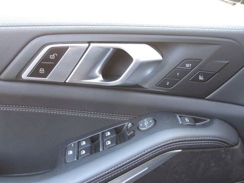 Used 2022 BMW X5 xDrive40i AWD/4WD image 37