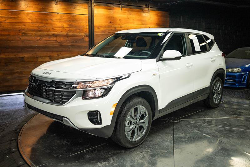 Used 2026 Kia Seltos LX AWD/4WD image 2