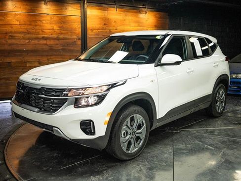 Used 2026 Kia Seltos LX AWD/4WD image 2
